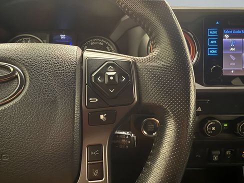 Used 2019 Toyota Tacoma TRD Sport w/ Technology Package AWD/4WD image 37
