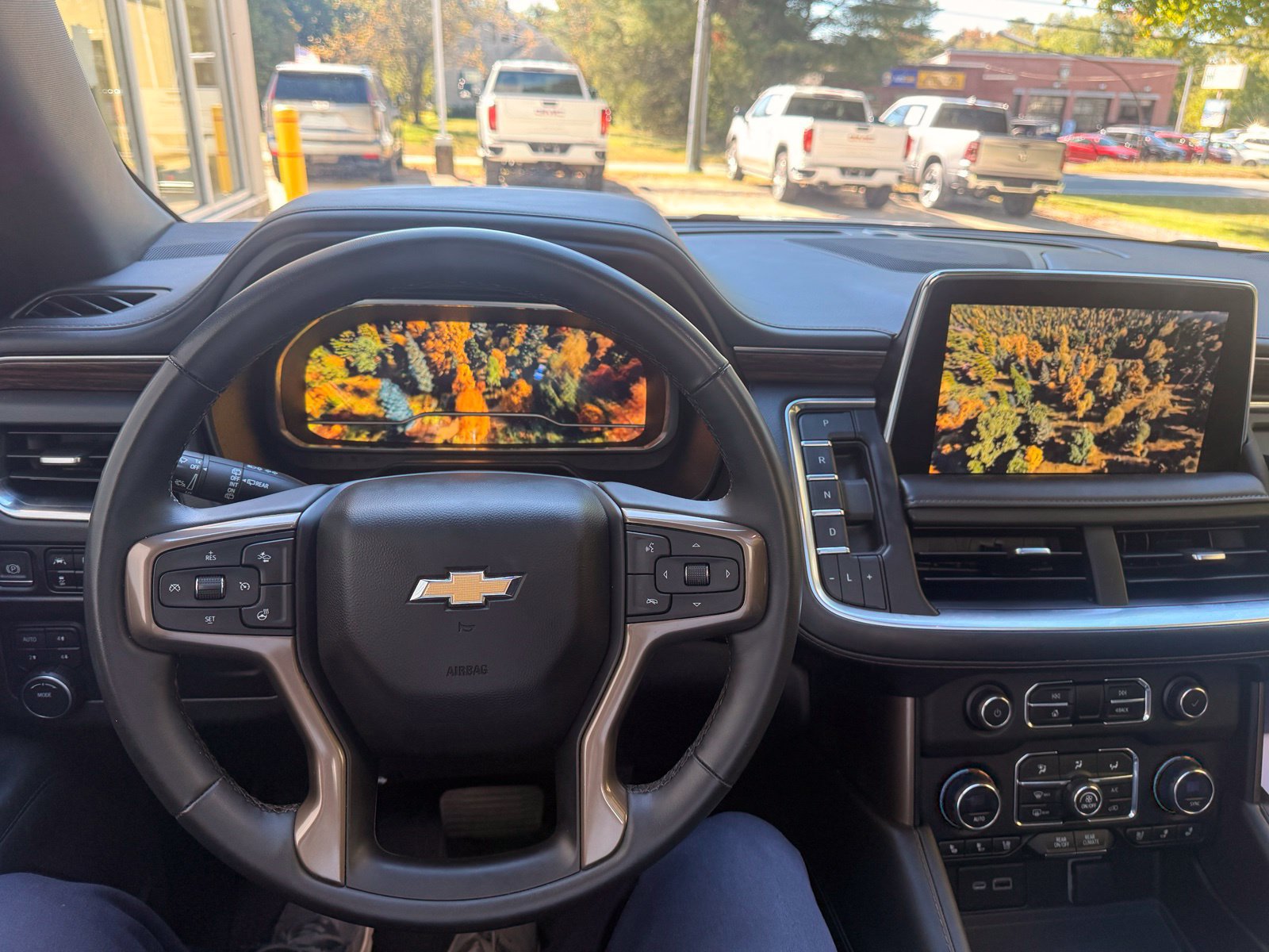 Used 2023 Chevrolet Tahoe High Country AWD/4WD image 16