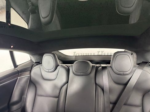 Used 2022 Tesla Model S Base image 3