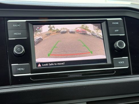 Used 2024 Volkswagen Jetta SE FWD image 22