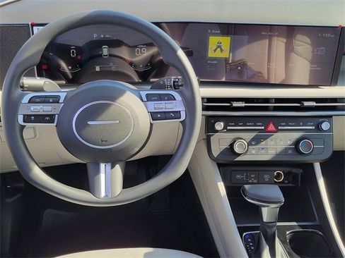 New 2026 Hyundai Tucson SE image 4