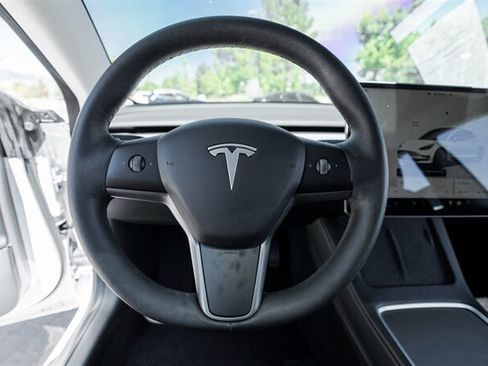Used 2022 Tesla Model 3 Long Range AWD/4WD image 21