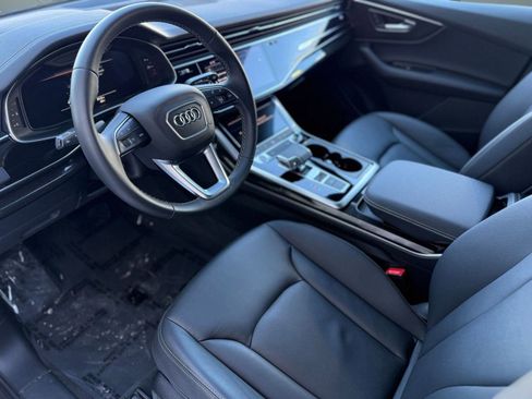 Certified 2025 Audi Q7 2.0T Premium w/ Convenience Package image 4