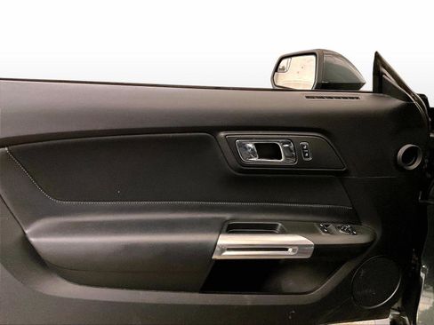 Used 2016 Ford Mustang Coupe w/ Equipment Group 051A RWD image 22