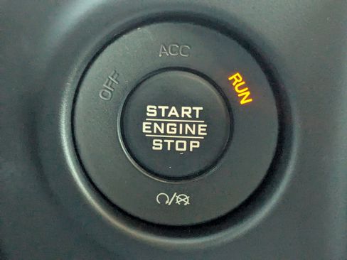 Used 2020 Jeep Wrangler Unlimited Sahara image 40