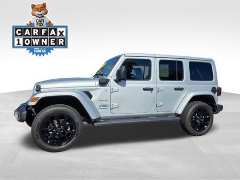 Used 2024 Jeep Wrangler Unlimited Sahara image 3