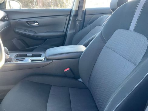 Used 2025 Nissan Sentra SV image 27