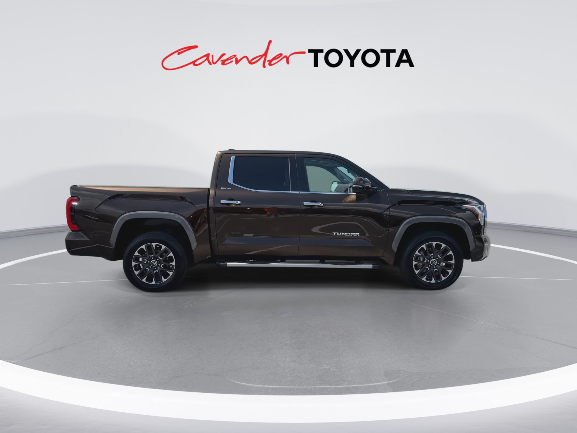 Used 2023 Toyota Tundra Limited w/ Power Package AWD/4WD image 9