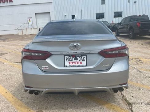 Used 2022 Toyota Camry XSE FWD image 7
