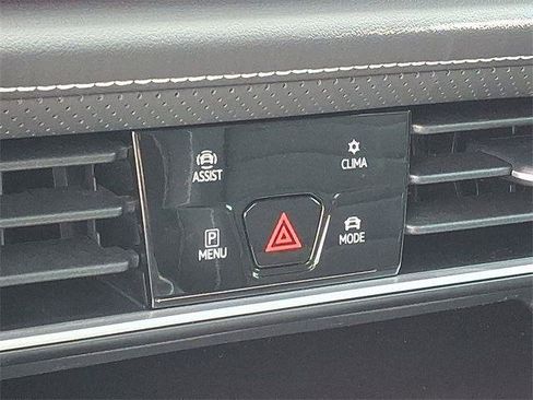 New 2025 Volkswagen Atlas SEL image 23