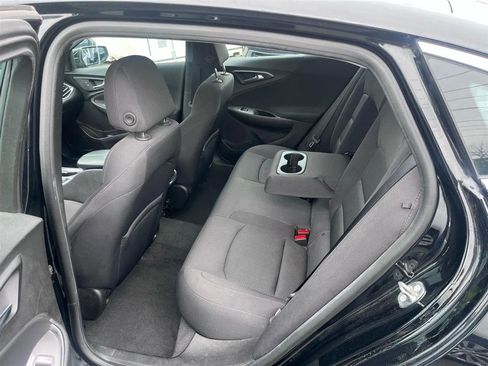 Used 2017 Chevrolet Malibu LT FWD image 14