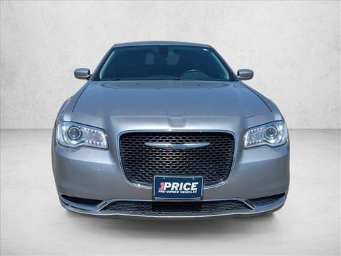 Used 2017 Chrysler 300 Limited AWD/4WD image 2