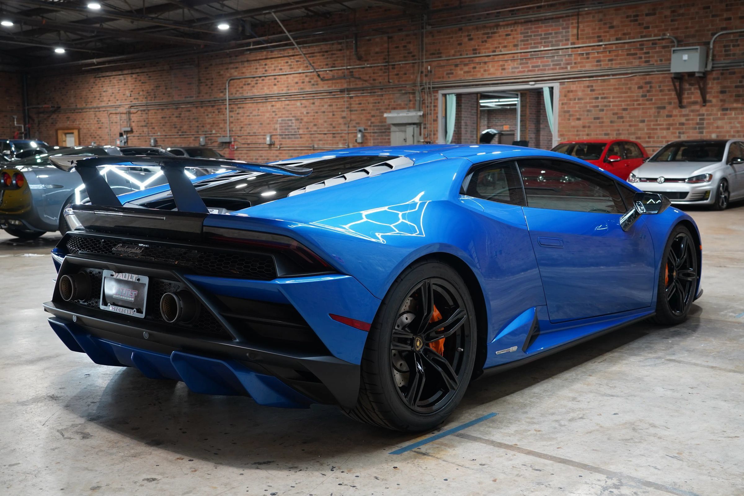Used 2020 Lamborghini Huracan EVO RWD image 17