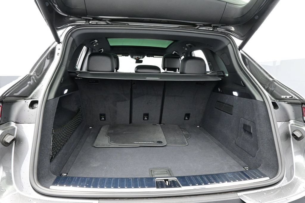 Certified 2024 Porsche Cayenne AWD/4WD image 16