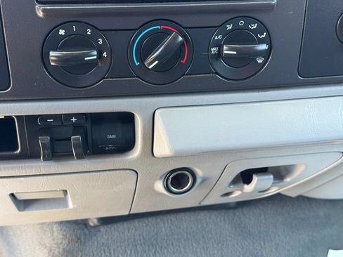 Used 2005 Ford F250 Lariat RWD image 20