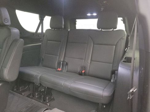 Used 2023 Chevrolet Suburban Z71 w/ Luxury Package image 21
