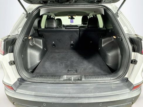 Used 2020 Jeep Cherokee Latitude Plus FWD image 30