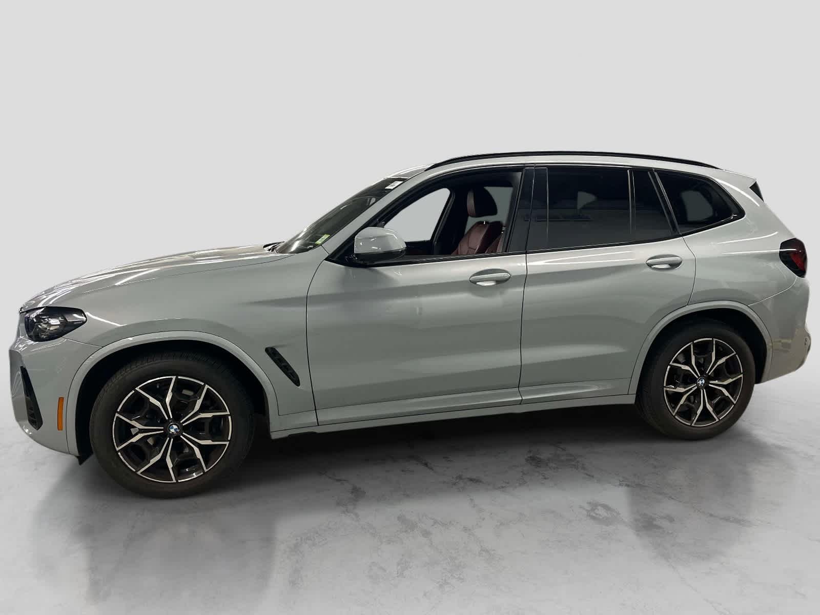 Used 2023 BMW X3 xDrive30i w/ M Sport Package AWD/4WD image 2