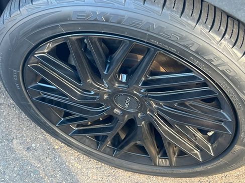 Used 2019 Toyota C-HR LE FWD image 10