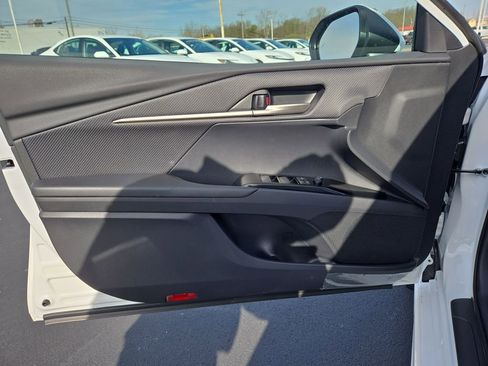New 2026 Toyota Camry SE image 10