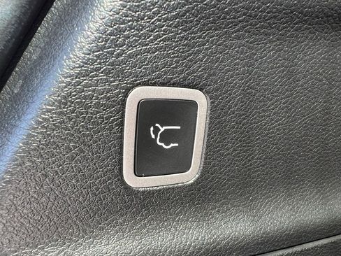 Used 2023 Chrysler Pacifica Pinnacle FWD image 24