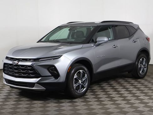 Used 2024 Chevrolet Blazer LT w/ Convenience Package FWD image 8