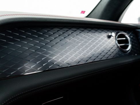 New 2025 Bentley Bentayga image 41