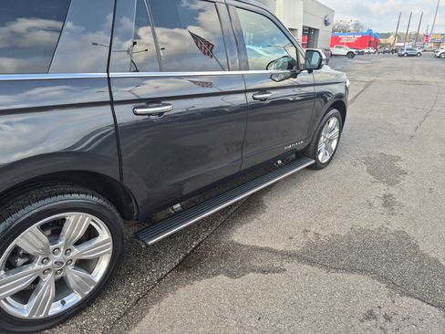Used 2023 Ford Expedition Max Platinum image 7