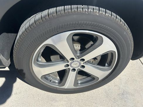 Used 2016 Mercedes-Benz GLC 300 4MATIC w/ Premium Package image 35