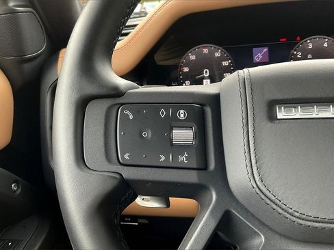 Used 2025 Land Rover Defender 110 V8 image 11