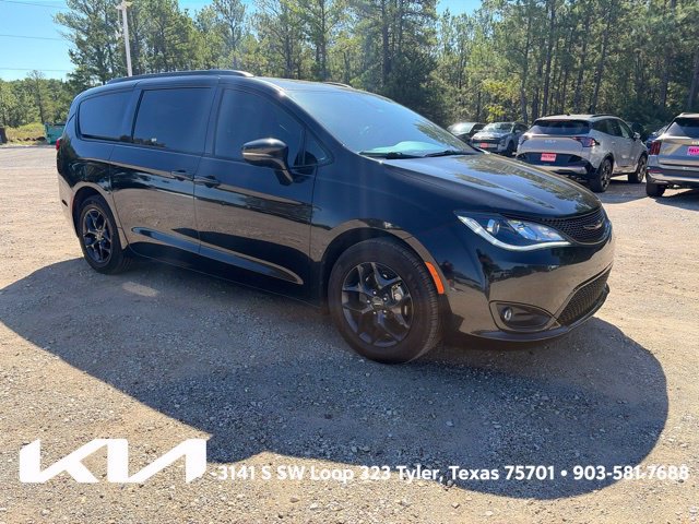 Used 2020 Chrysler Pacifica Limited w/ S Appearance Package FWD image 1