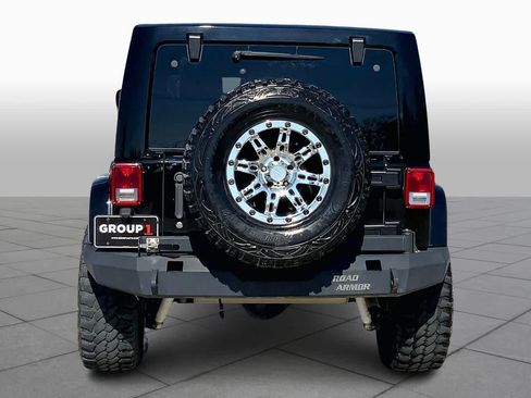 Used 2014 Jeep Wrangler Unlimited Rubicon w/ Connectivity Group image 5