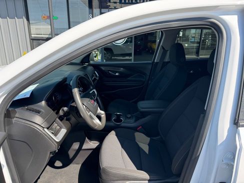 Used 2024 GMC Terrain SLE AWD/4WD image 5