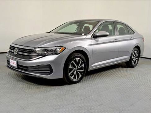 Used 2024 Volkswagen Jetta S image 2
