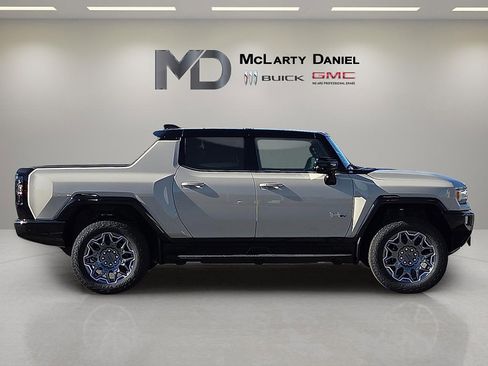 New 2026 GMC Hummer EV 4x4 Crew Cab image 6