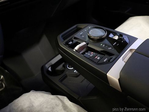 New 2026 BMW iX xDrive45 image 25