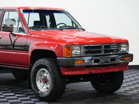 Used 1988 Toyota Pickup Deluxe image 9