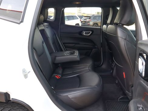 Used 2024 Jeep Compass Trailhawk image 21