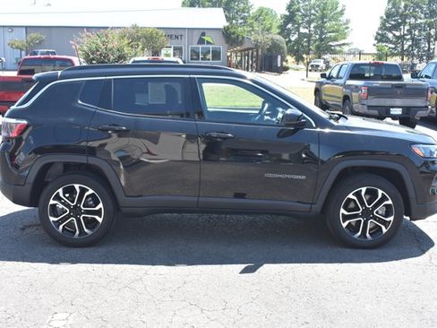 Used 2024 Jeep Compass Limited AWD/4WD image 4