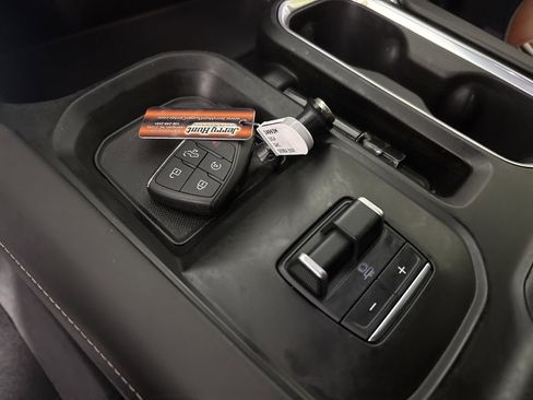 Used 2024 GMC Sierra 3500 Denali Ultimate image 19