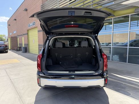 Used 2023 Kia Telluride LX FWD image 39