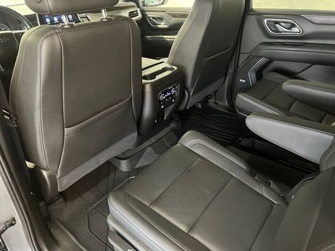 Used 2021 Chevrolet Tahoe Z71 w/ Luxury Package AWD/4WD image 40