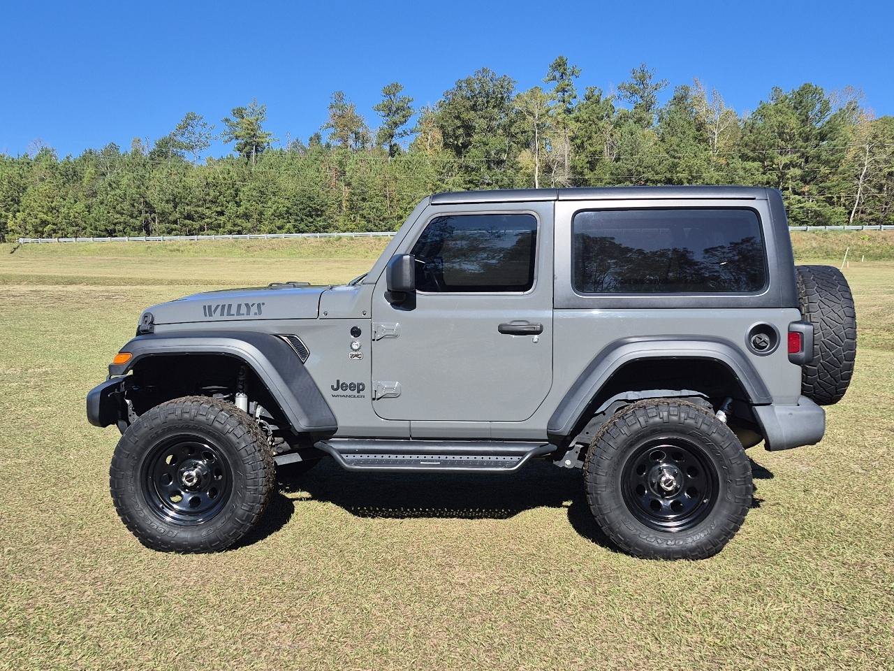 Used 2021 Jeep Wrangler Sport AWD/4WD image 4