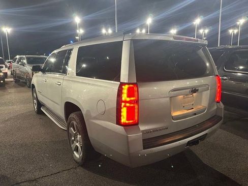 Used 2017 Chevrolet Suburban LT AWD/4WD image 5