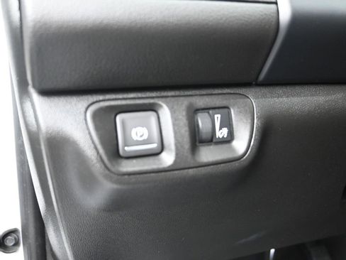 Certified 2023 GMC Acadia SLT image 12