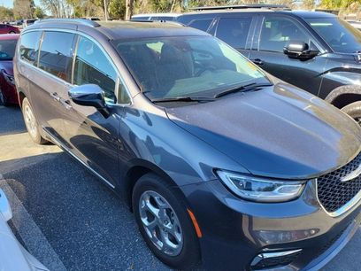 Used 2021 Chrysler Pacifica Limited