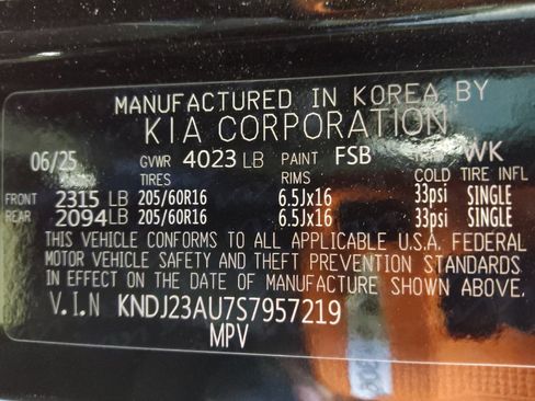 Used 2025 Kia Soul S FWD image 33