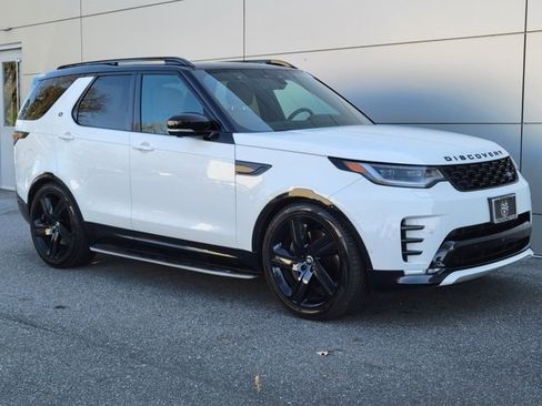 Used 2025 Land Rover Discovery Dynamic SE image 6