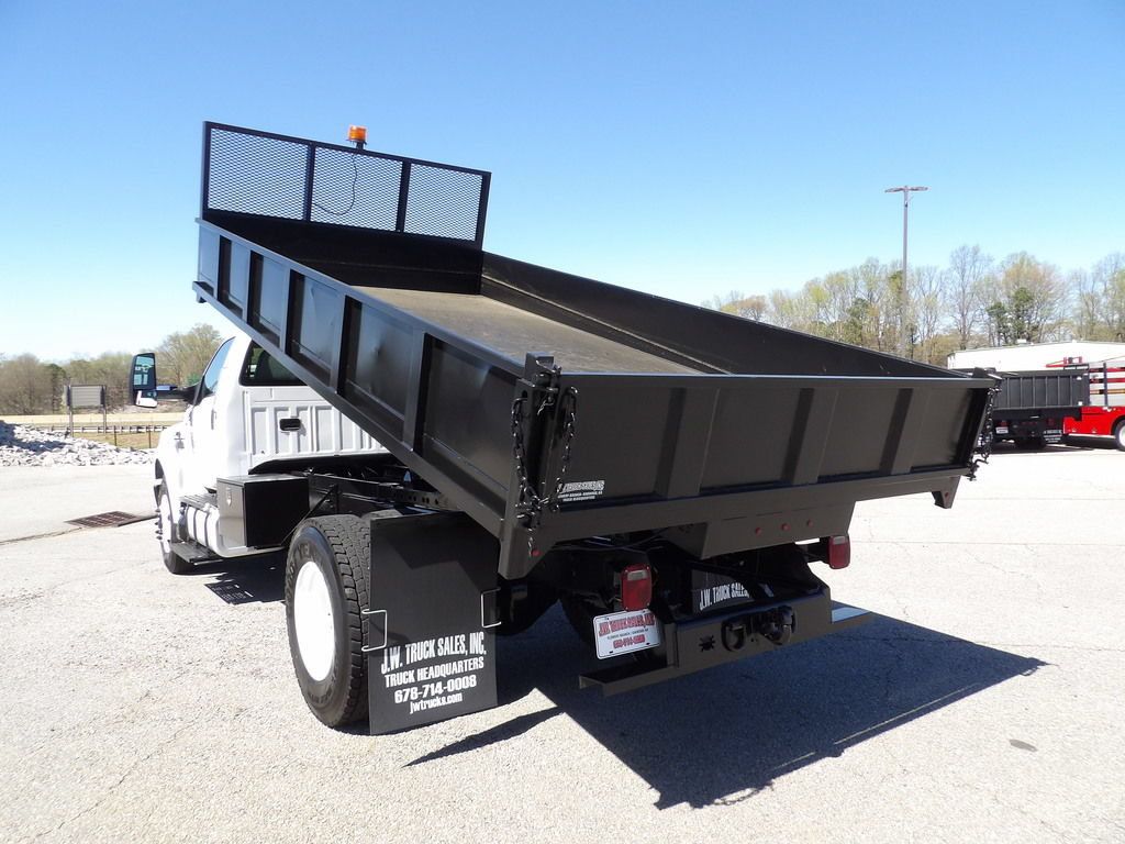 Used 2022 Ford F750 2WD Regular Cab Super Duty image 5