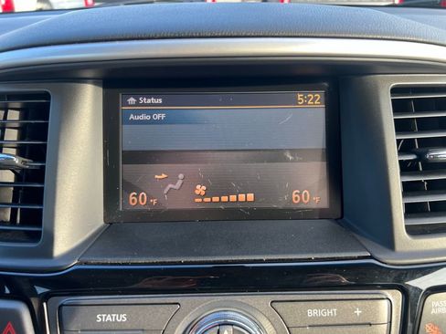 Used 2013 Nissan Pathfinder SV image 27